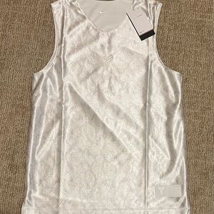 Kobe Nike Dri-FIT Standard Issue Reversible Jersey Men’s Large (FZ0934 100)